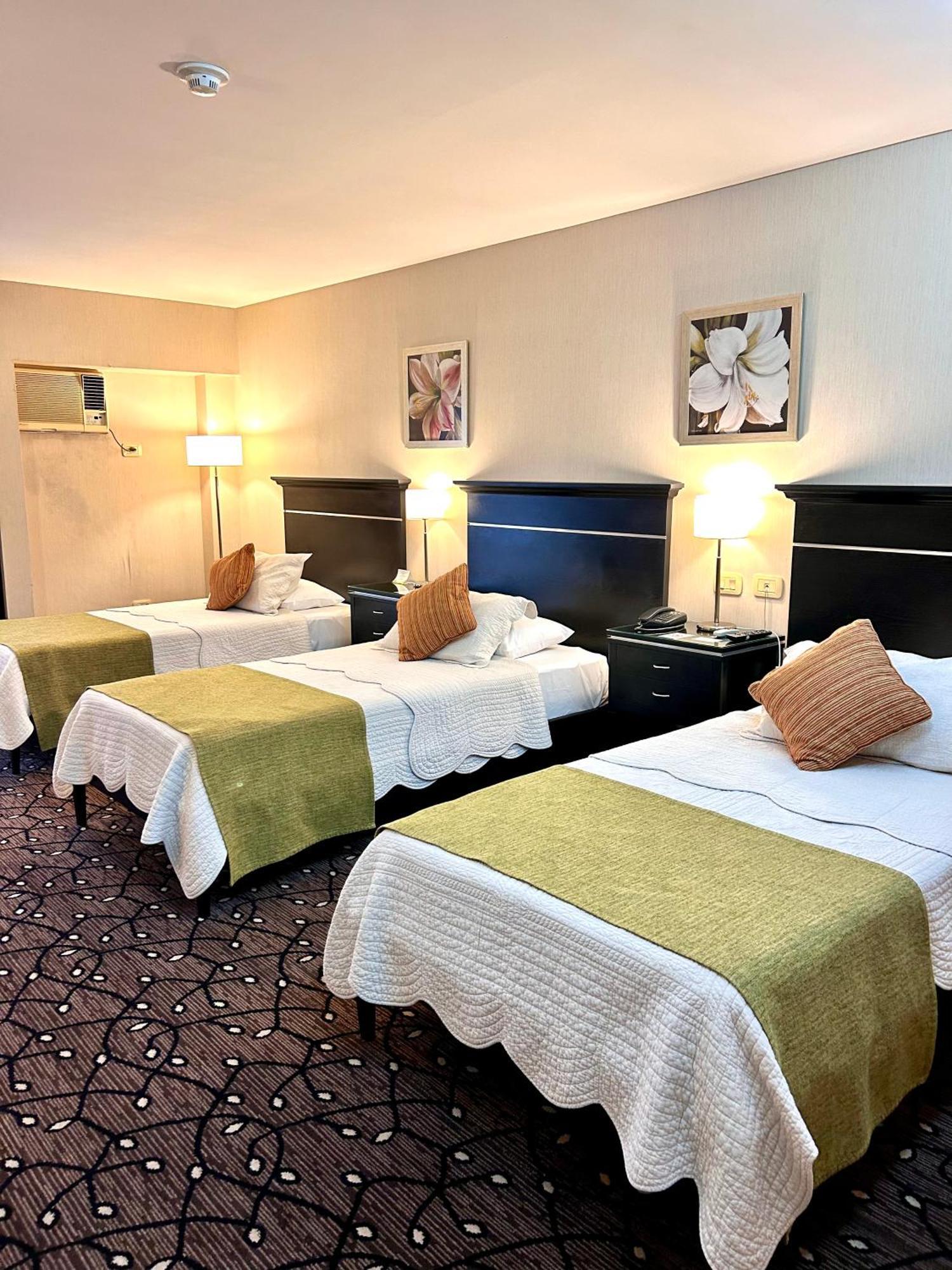 Condado Hotel Casino Гоя Екстериор снимка