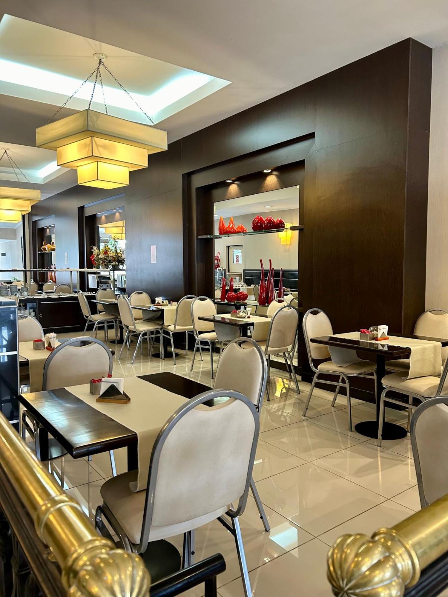 Condado Hotel Casino Гоя Екстериор снимка