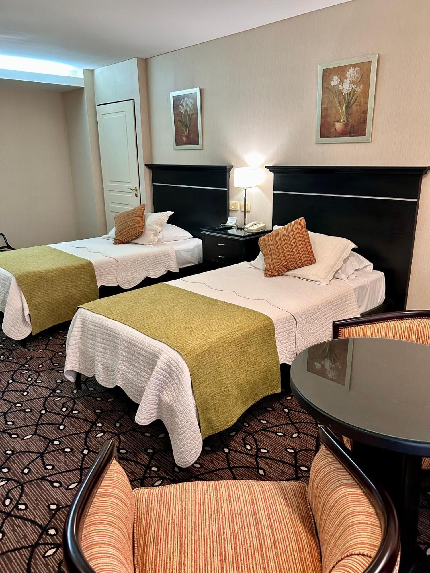 Condado Hotel Casino Гоя Екстериор снимка